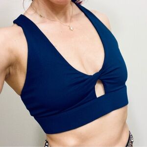 Fabletics - Navy Blue Twist Sports Bra